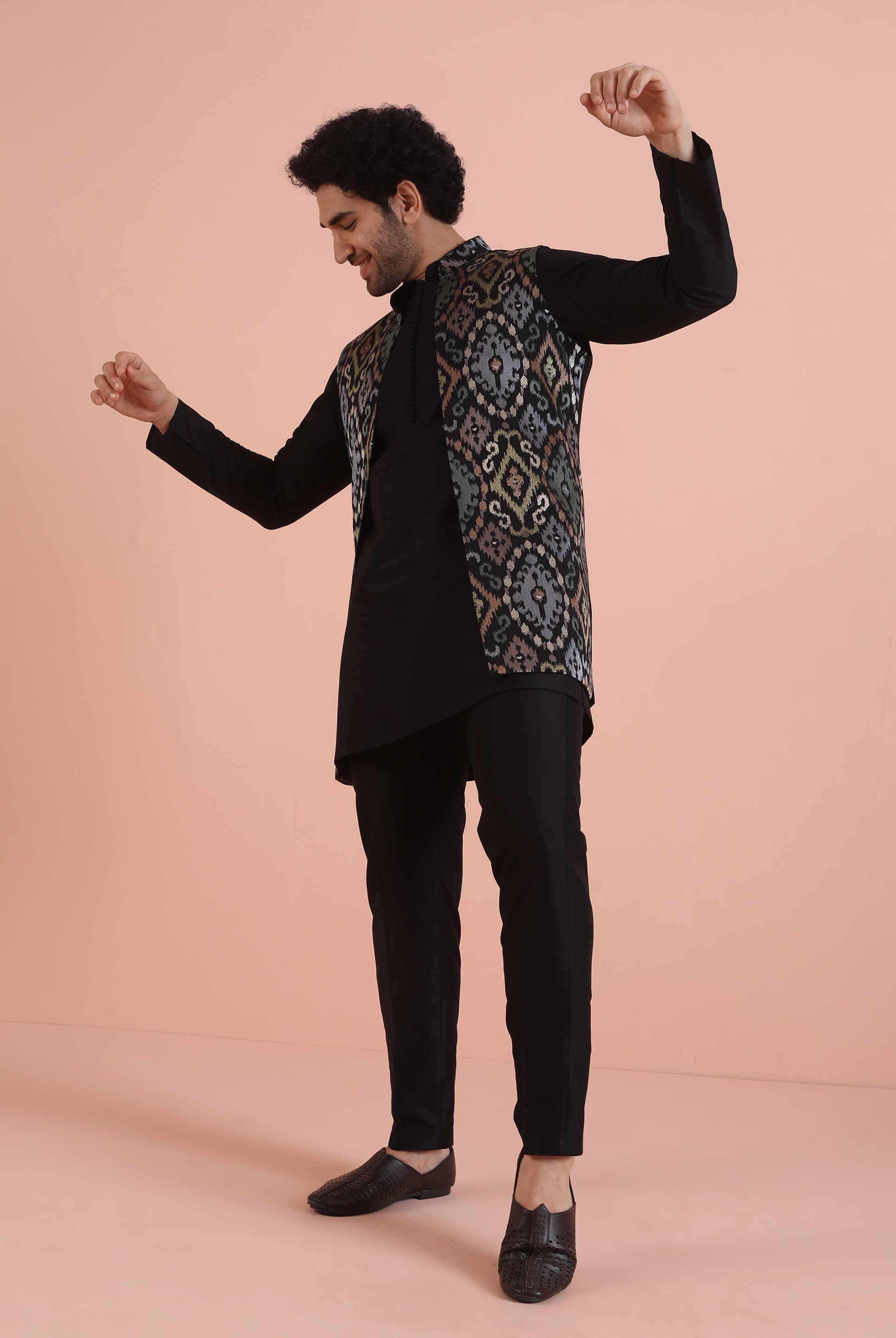 Shop Sangeet Outfits from Ethnic Kurtas & Styles of Kisah Shop Sangeet Outfits from Ethnic Kurtas & Styles of Kisah