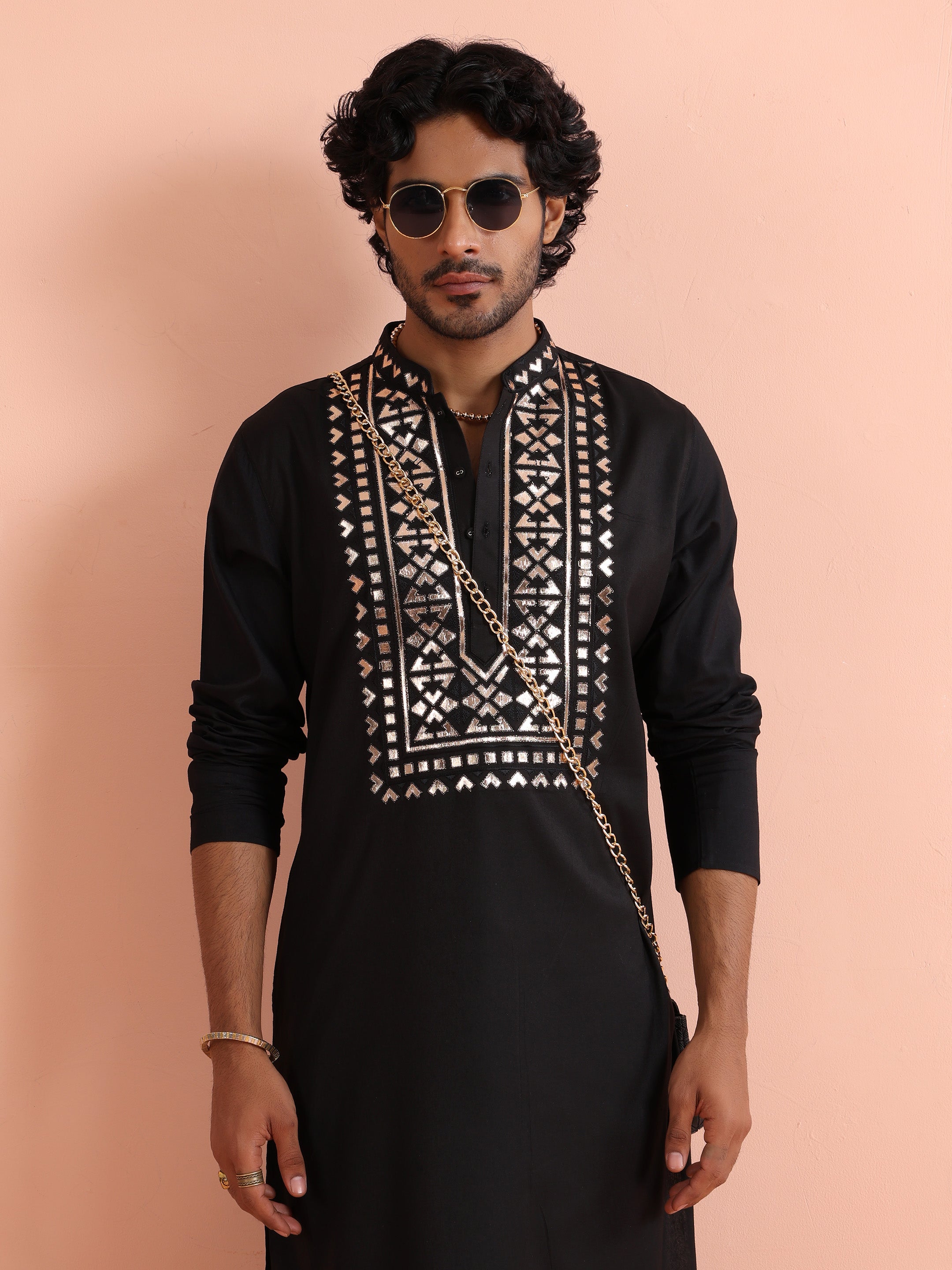 The zoomed in view of Kisah's Black Metallic Embroidered Kurta Set is focused